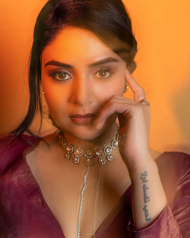 Staggering Clicks Of Stunning Sreemukhi